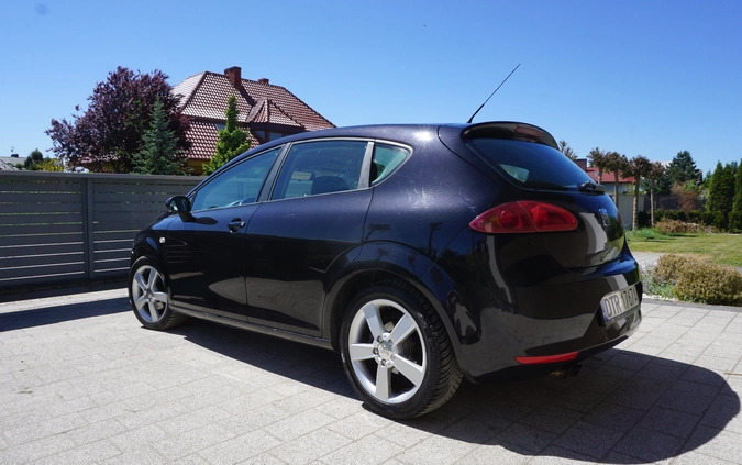 Seat Leon cena 12900 przebieg: 207000, rok produkcji 2005 z Żarów małe 379